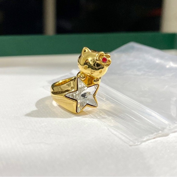 Sanrio Hello Kitty with Bow and Star Ring - Picture 4 of 9